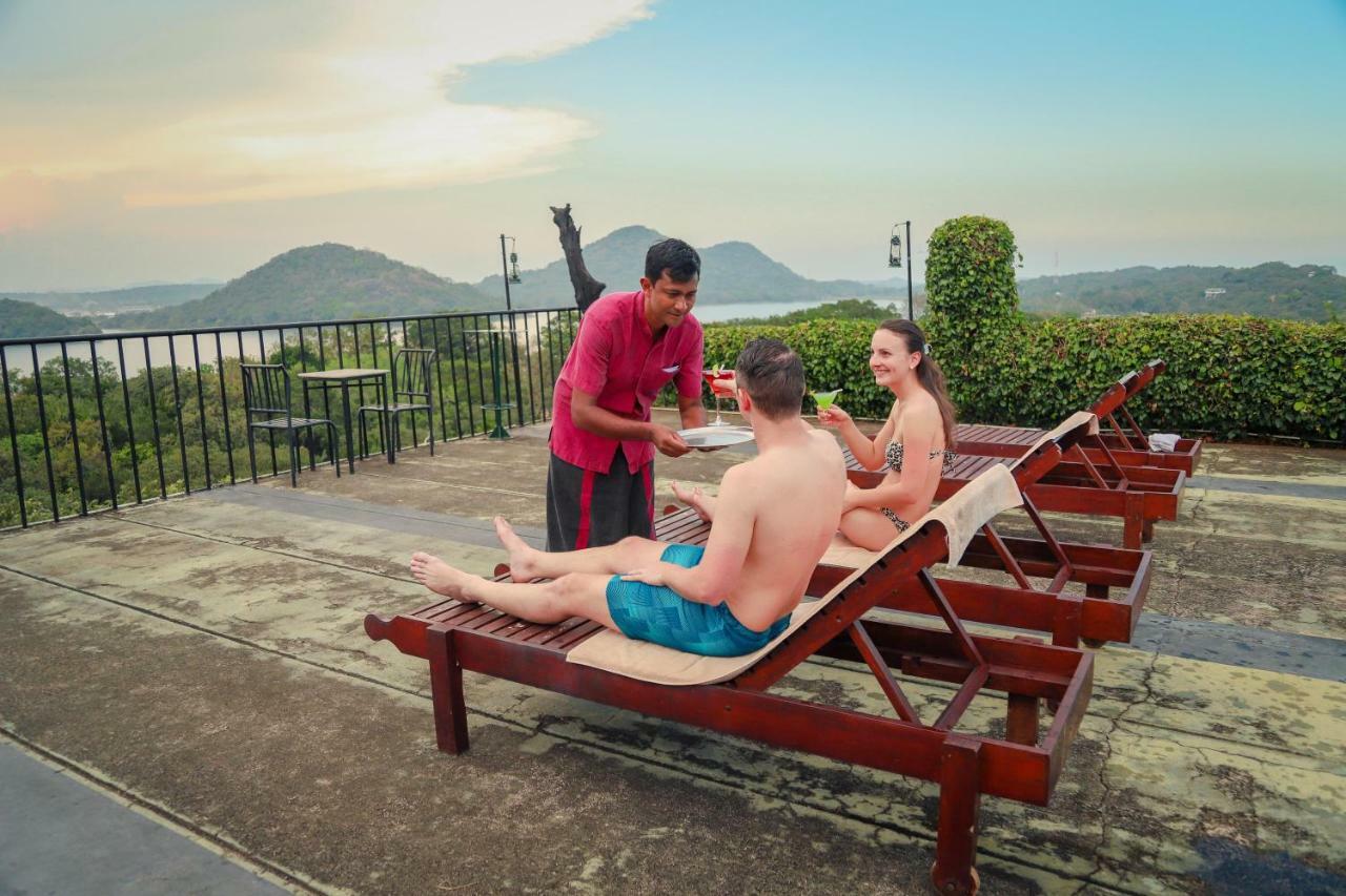 Giritale Hotel Polonnaruwa Bagian luar foto
